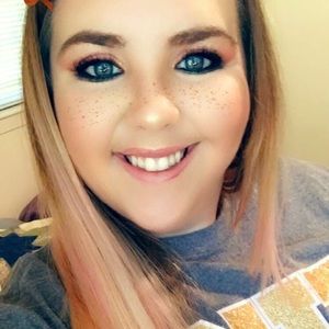 Meet your Posher, Alayna